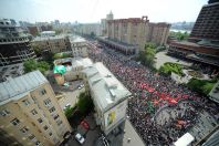 В Москве 6 мая на улицы вышли десятки тысяч человек